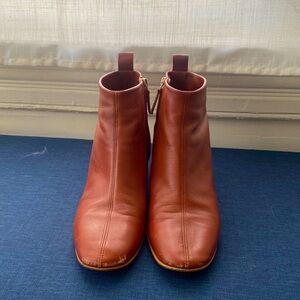 Everlane Day boot in leather